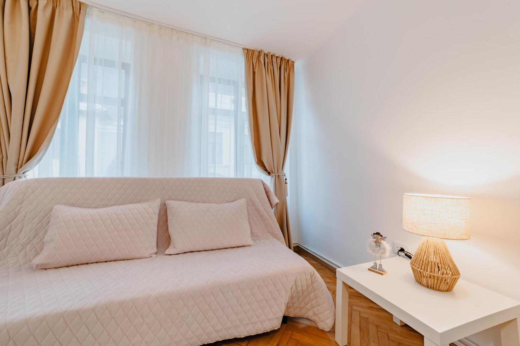 Anastasia Apartments With Parking Брашов Екстер'єр фото